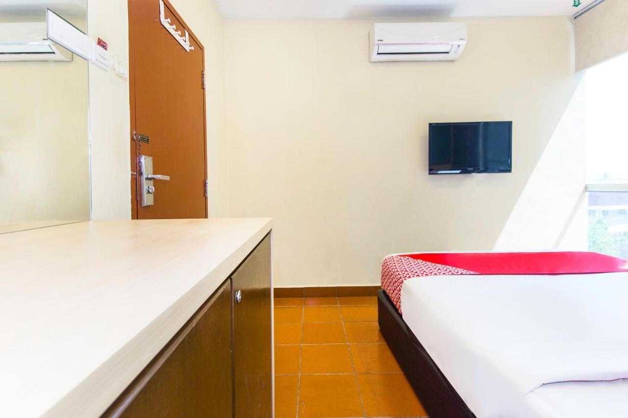 Oyo 90429 Hotel Narasindo Kuala Lumpur Buitenkant foto