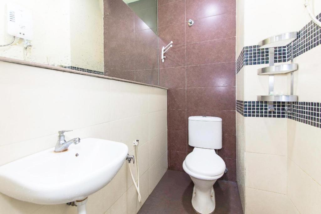 Oyo 90429 Hotel Narasindo Kuala Lumpur Buitenkant foto